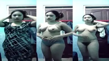 Anis Gadis Montok Tampil Binal Depan Cam