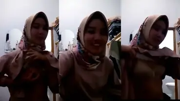 Skandal Oknum Guru Berhijab Main Di Kelas